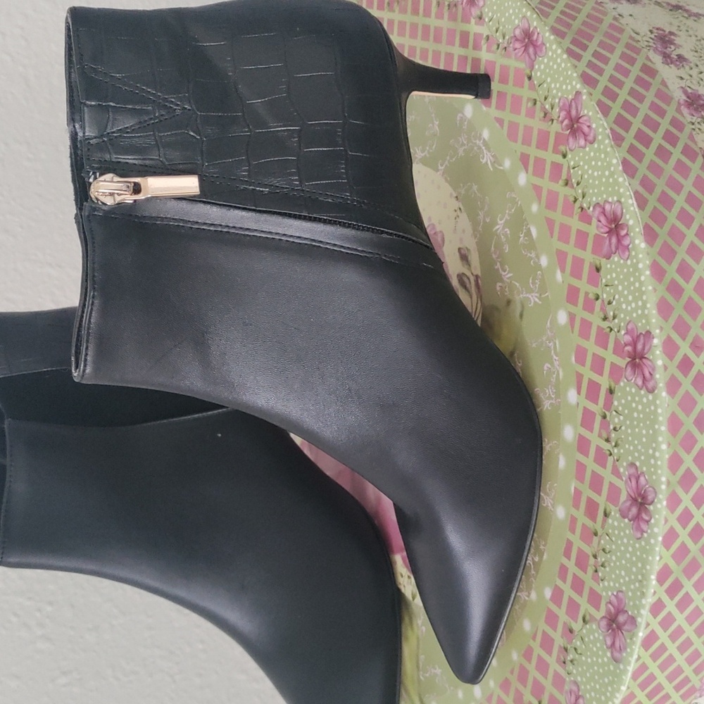 WHBM booties - Picture 3 of 7